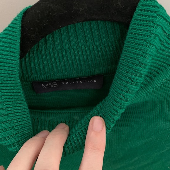 Mark’s and Spencer’s turtleneck - us size 4 - Picture 3 of 3